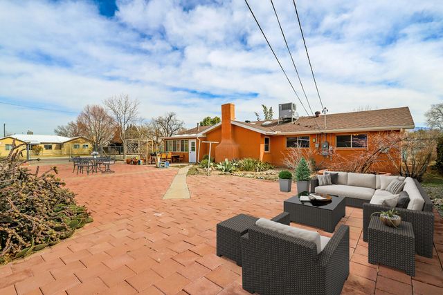 5933 Pauline Avenue NW, Albuquerque, NM 87107