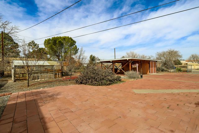 5933 Pauline Avenue NW, Albuquerque, NM 87107