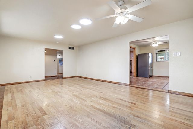 5933 Pauline Avenue NW, Albuquerque, NM 87107