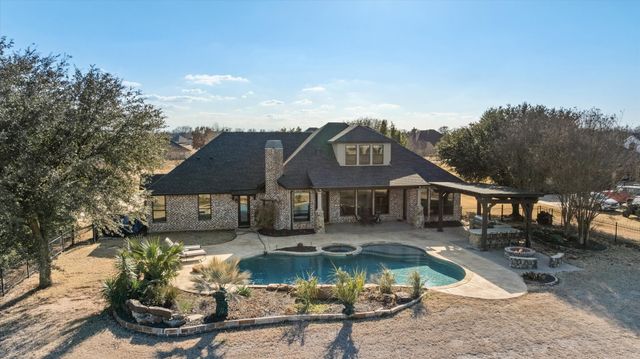 1204 E Scandinavian Court, Granbury, TX 76048