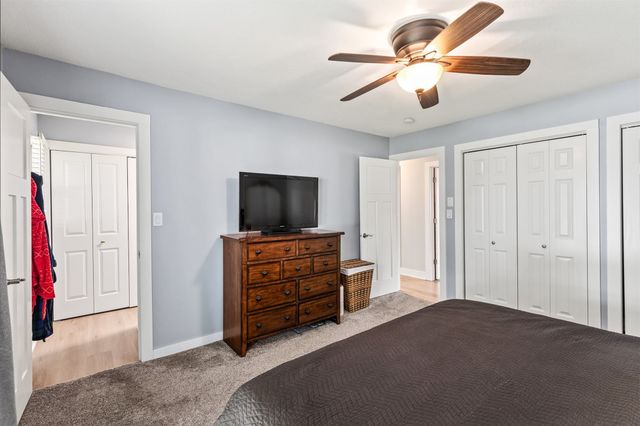 15721 Meredith Drive, Urbandale, IA 50323