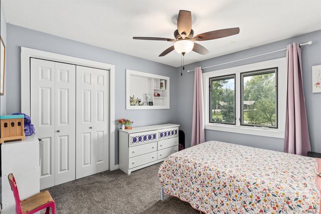 15721 Meredith Drive, Urbandale, IA 50323