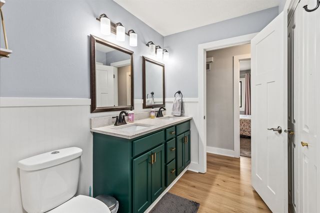 15721 Meredith Drive, Urbandale, IA 50323