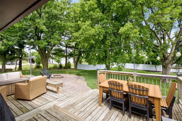 15721 Meredith Drive, Urbandale, IA 50323