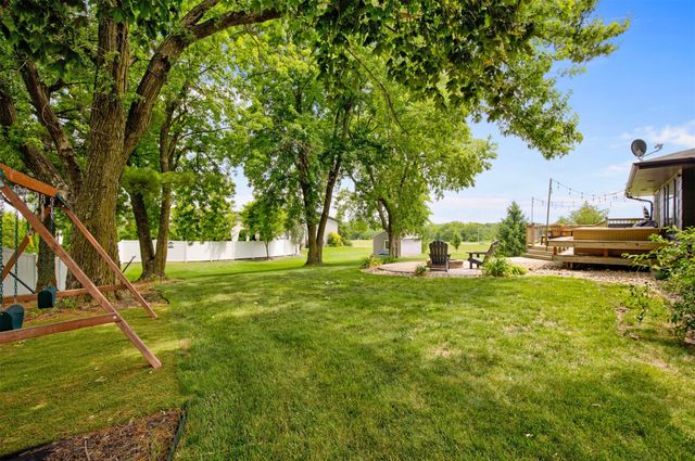 15721 Meredith Drive, Urbandale, IA 50323