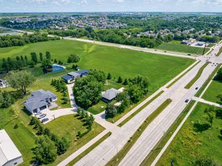 15721 Meredith Drive, Urbandale, IA 50323