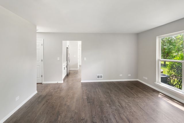 600 Brookstone Road, Grayslake, IL 60030