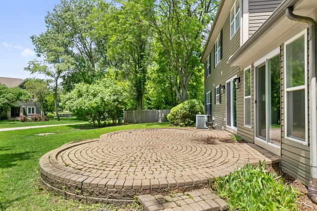 600 Brookstone Road, Grayslake, IL 60030