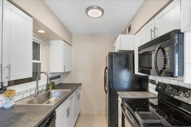 2111 VINSON AVENUE, Sarasota, FL 34232