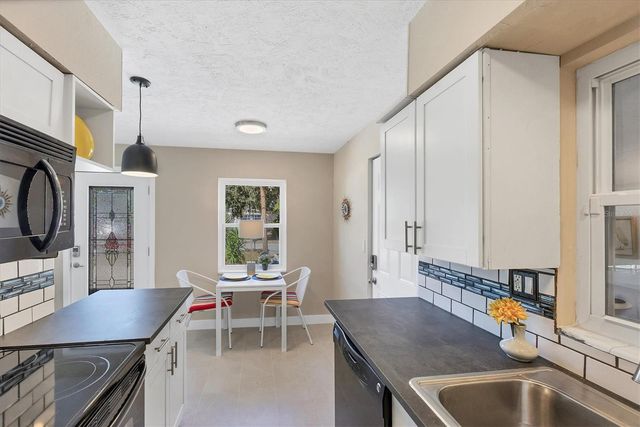 2111 VINSON AVENUE, Sarasota, FL 34232