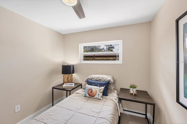 2111 VINSON AVENUE, Sarasota, FL 34232