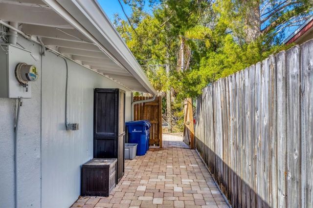 2111 VINSON AVENUE, Sarasota, FL 34232