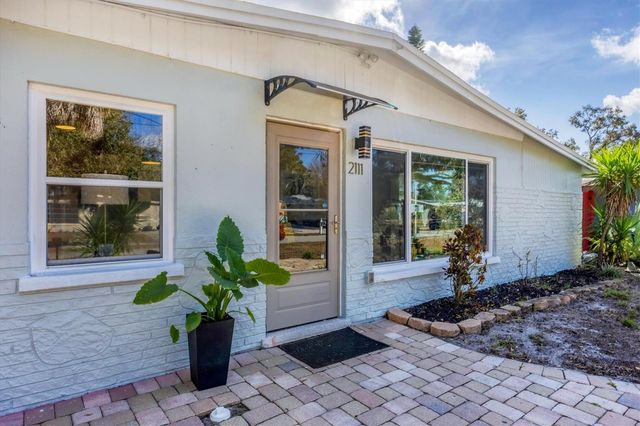 2111 VINSON AVENUE, Sarasota, FL 34232