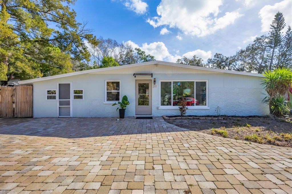 2111 VINSON AVENUE, Sarasota, FL 34232