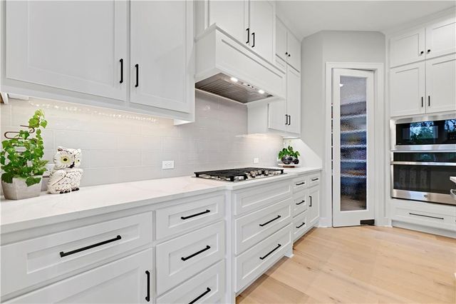 25177 W 109th Street, Olathe, KS 66061