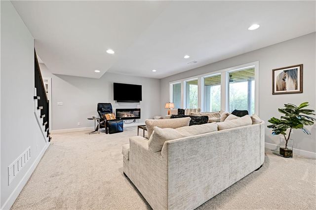 25177 W 109th Street, Olathe, KS 66061