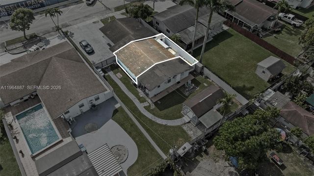 11441 SW 2nd St 11443, Sweetwater, FL 33174