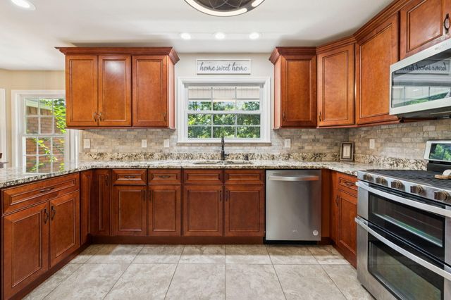 3403 Elderview Drive, Chattanooga, TN 37419