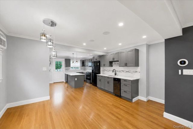 2565 Westervelt Avenue, Bronx, NY 10469