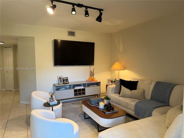 882 NW 92nd Ave 882, Plantation, FL 33324