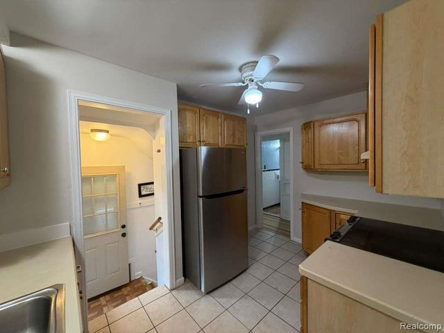 3793 Lincolnshire Road, Waterford, MI 48328