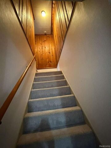 3793 Lincolnshire Road, Waterford, MI 48328