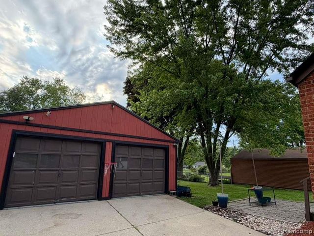 3793 Lincolnshire Road, Waterford, MI 48328