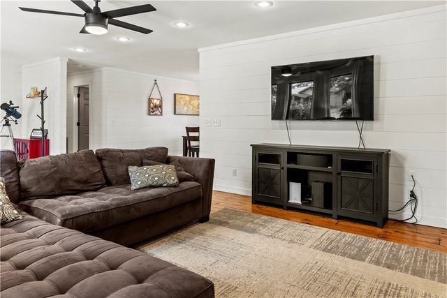 104 W Watts Street, Harrison, AR 72601