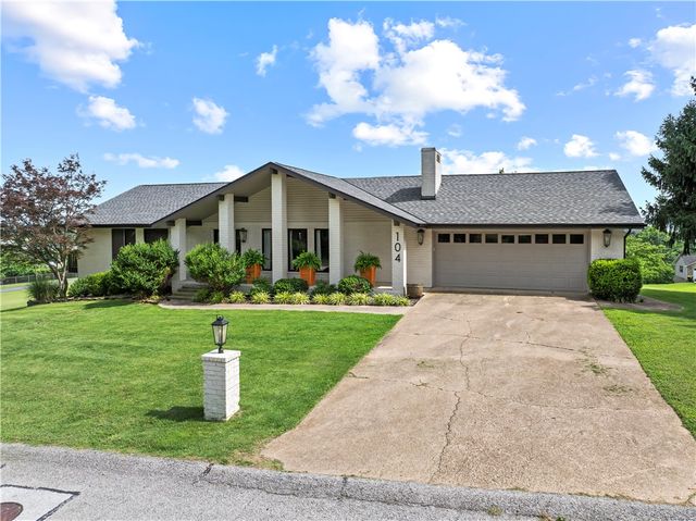 104 W Watts Street, Harrison, AR 72601