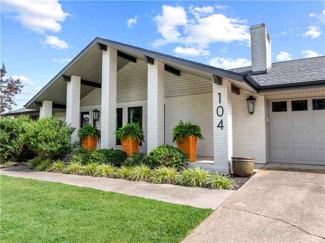 104 W Watts Street, Harrison, AR 72601