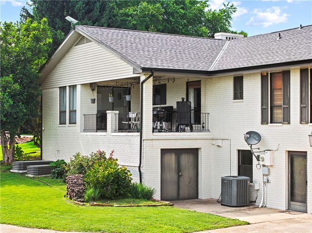 104 W Watts Street, Harrison, AR 72601