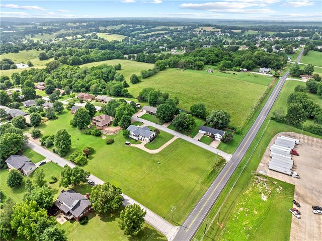104 W Watts Street, Harrison, AR 72601