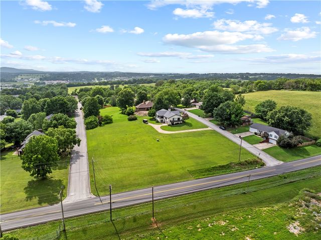 104 W Watts Street, Harrison, AR 72601