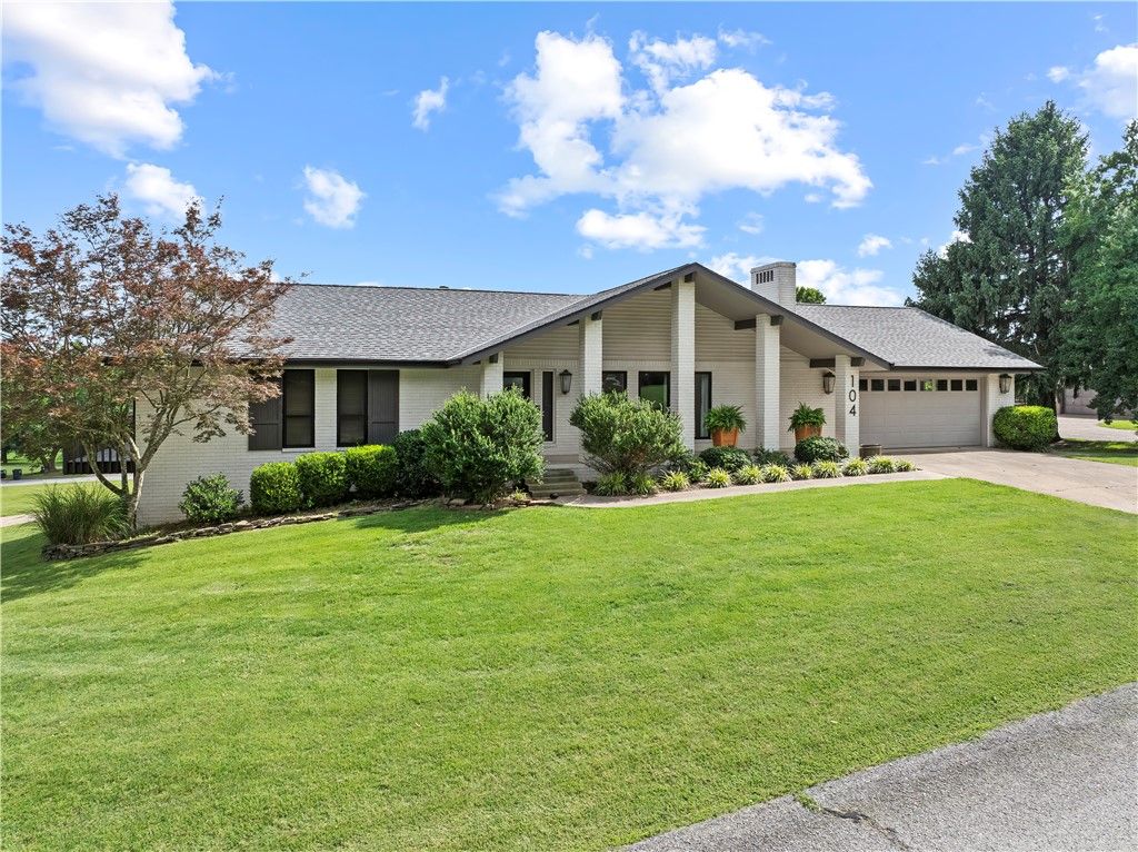 104 W Watts Street, Harrison, AR 72601