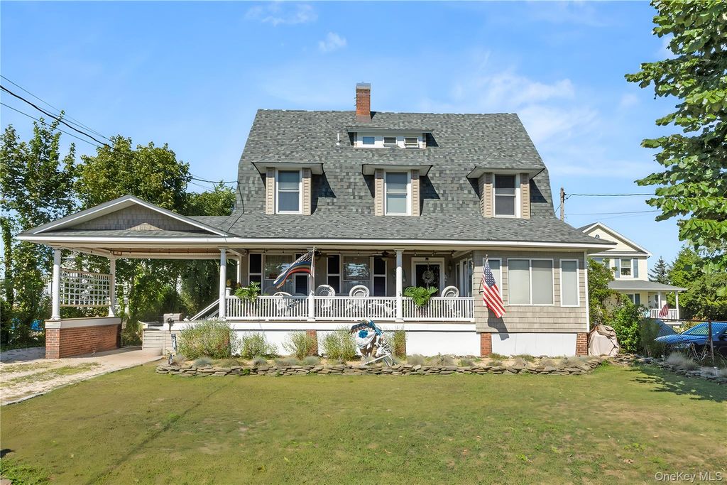 91 Ocean Avenue, Bay Shore, NY 11706