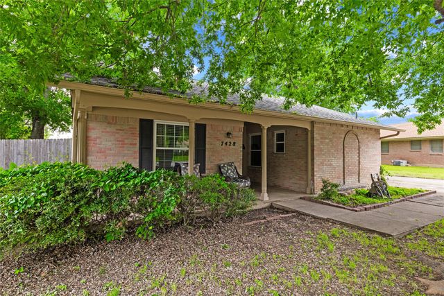 7428 Overhill Road, Fort Worth, TX 76116