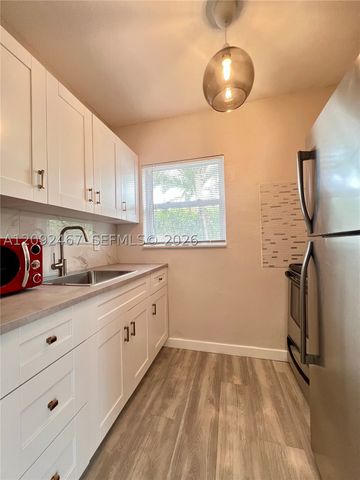 150 NE 59th St, Miami, FL 33137