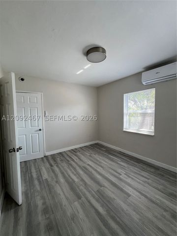 150 NE 59th St, Miami, FL 33137