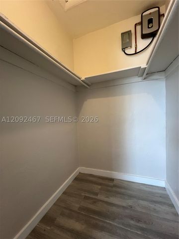 150 NE 59th St, Miami, FL 33137