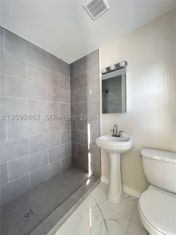 150 NE 59th St, Miami, FL 33137