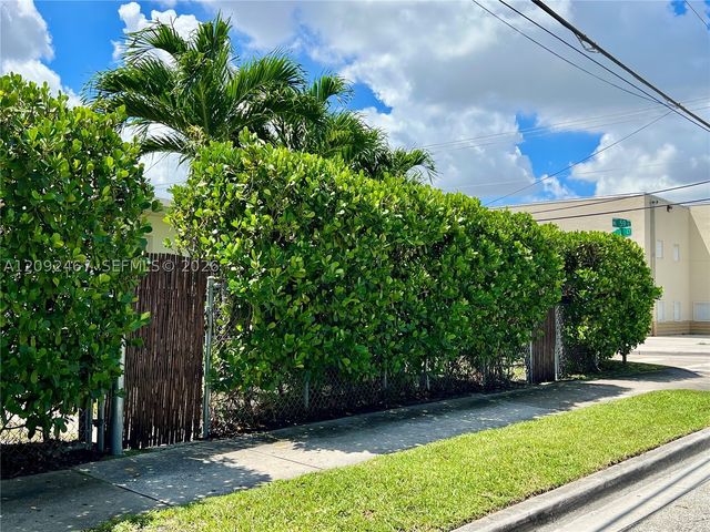 150 NE 59th St, Miami, FL 33137