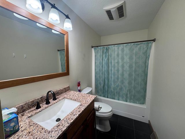 254 S Maple Avenue, New Hampton, IA 50659