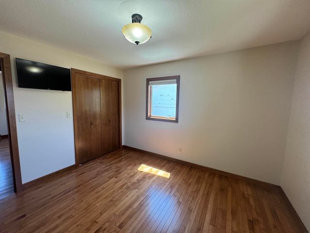 254 S Maple Avenue, New Hampton, IA 50659
