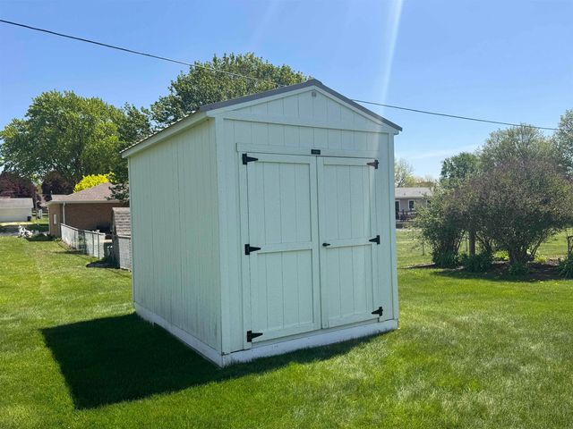 254 S Maple Avenue, New Hampton, IA 50659