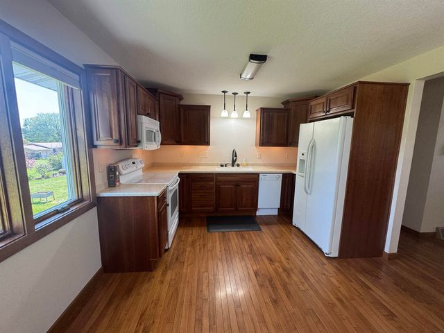 254 S Maple Avenue, New Hampton, IA 50659