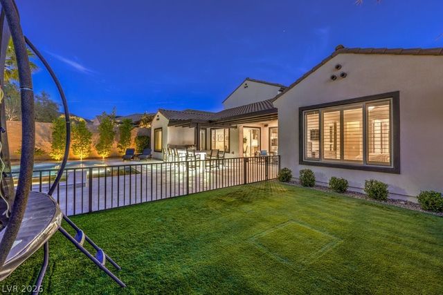 2440 Chateau Napoleon Drive, Henderson, NV 89044