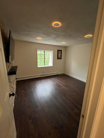 119 Grove St 245, Rockland, MA 02370