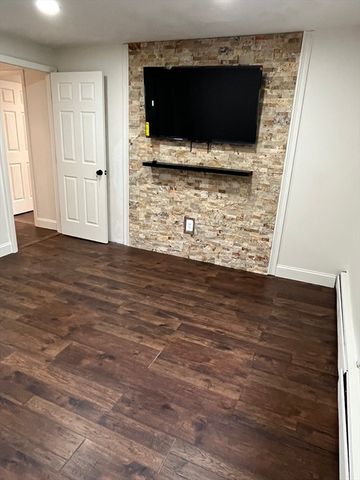 119 Grove St 245, Rockland, MA 02370