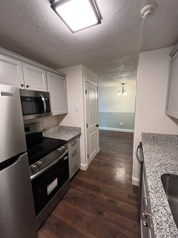 119 Grove St 245, Rockland, MA 02370