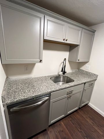 119 Grove St 245, Rockland, MA 02370